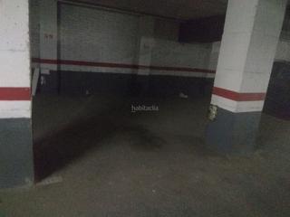Miete Autoparkplatz in Avinguda de can serra 92. Parking coche grande céntrico cómoda