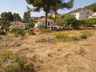 Wohngrundstück in Carrer de la verge 35. Masmilà, +estudio 47m2, llano vallado. inversión