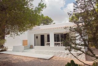 House in Lloc venda de sa punta, sn. Propiedad a  500 metros del mar