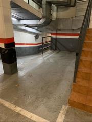 Miete Autoparkplatz in Carrer del rosselló 19. Parquing coche mediano + parquing moto, tambien venta 12500