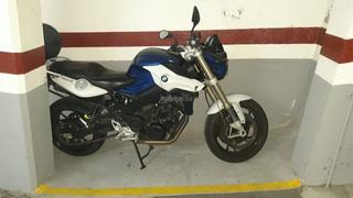 Aparcament de moto a Carrer de costa i cuxart 27. Parking de moto