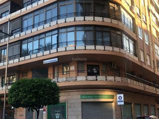 Etagenwohnung in Plaça del regne 8. Piso centrico,  todo exterior