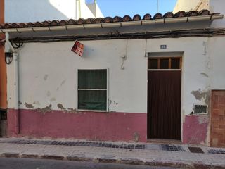 Casa adosada en Calle poeta llorente, 85. La vall d