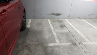 Miete Motorradparkplatz in Carrer juan sebastián elcano 9. Eixample / carrer juan sebastián elcano