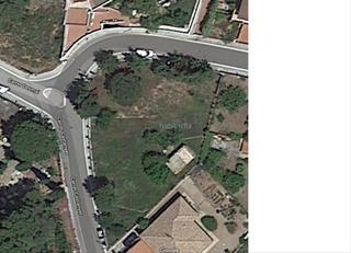 Terreny residencial a Carrer desmai 27. Terreno 1.100 m2 can coral, bien orientado y llano