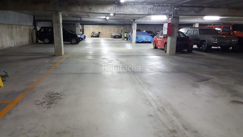 Parking de auto caravanas. Caravana Parking - 74 plazas cubiertas