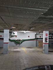 Aparcament cotxe a Travessera de les corts 369. Plaza aparcamiento a les corts ( barcelona )