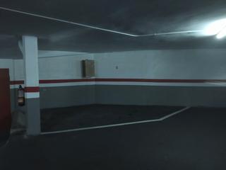 Rent Car parking in Carrer de sants 339. Alquiler plaza de parking c/sants-c/carreras candi