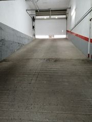 Rent Car parking in Carrer de santa maria 46. Aparcament de lloguer.