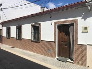 Casa adosada en Calle carretera del valle 17. Calle carretera