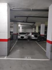 Autoparkplatz in Carrer del comerç 1. Plaza de parking grande primera planta coche+moto