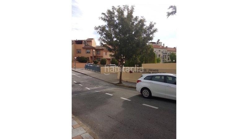 Foto e648393a-1723-44d8-a0d5-39bef45c88d7. Aparcament cotxe a avenida Los Pacos 5f a Los Pacos Fuengirola