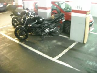 Lloguer Aparcament de moto a Carrer del comte borrell 109. Fácil acceso