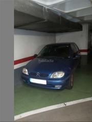 Lloguer Aparcament cotxe a Ronda de sant pere 21. Plaza de parking para coche muy pequeño