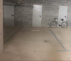 Aparcament cotxe a Carrer del torrentet 28. Plaça de pàrquing amb traster