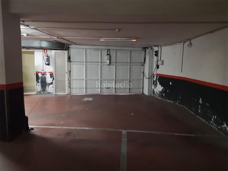 Foto d40ea2f5-18cf-4132-9057-302be0ba61bf. Alquiler parking moto en calle de los misterios 40 se alquila plaza de garaje para motos compartidas en Madrid