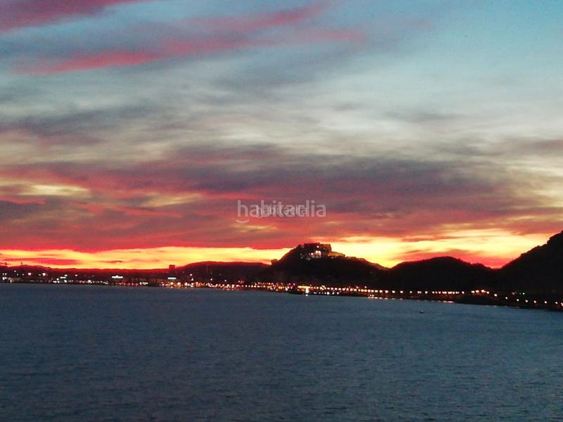 Foto ad6f61ee-e03b-4f31-b2dd-5ff39c5263e8. Piso en calle corbeta 22 primera línea almadraba en Alicante