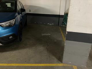 Miete Motorradparkplatz in Carrer juli garreta 16. Pàrquing per moto gran estació - juli garreta