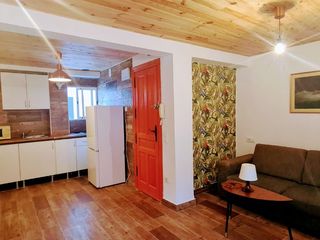 Rent Apartment in Carrer de nicolau de montsoriu 25. Atico recien reformado