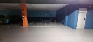 Lloguer Aparcament cotxe a Carrer de josep tarradellas 68. Amplia plaza de parking