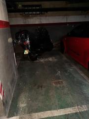 Miete Motorradparkplatz in Carrer d'ausiàs marc 46. Plaza parking cerca ferrocarrils gracia