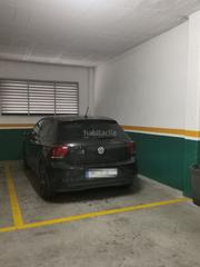 Aparcament cotxe a Carrer remenses 32. Parking zona sant miquel