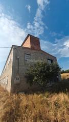 Local commercial à Avenida maestrazgo 1. Se vende almacen - granja pollos