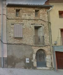 Maison à Carrer maials, 15. Casa de poble per reformar