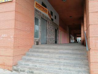 Lloguer Local Comercial a Avenida pablo ruiz picasso 45. Magnífico local totalmente diáfano a reformar