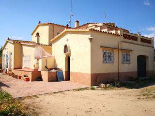 Mas à Avinguda colom 19. Masia del 1800 en el maresme con terreno