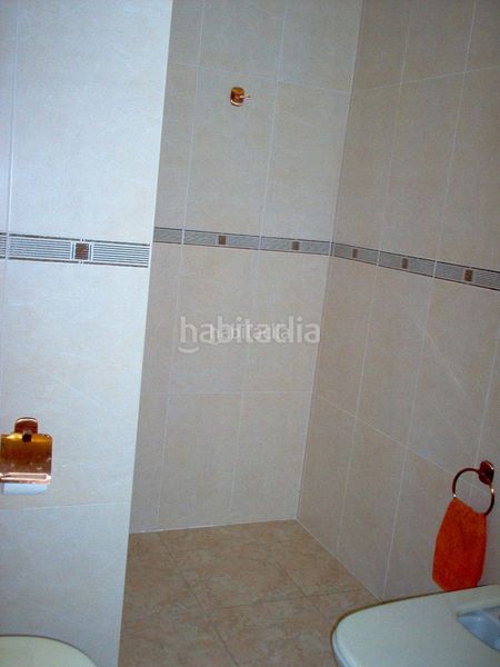 Foto 0bfc7aeb-11d3-4417-a14c-2c36cc90c6a9. Casa adossada a carrer alqueries 64 a Nules