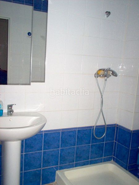 Foto 763ae1e2-34ef-42aa-a489-e471d593ddb3. Casa adossada a carrer alqueries 64 a Nules