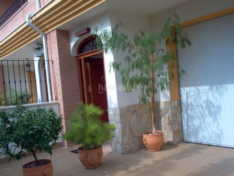 Foto aa10ab25-375e-41a2-9446-1517267f597d. Casa adossada a carrer alqueries 64 a Nules