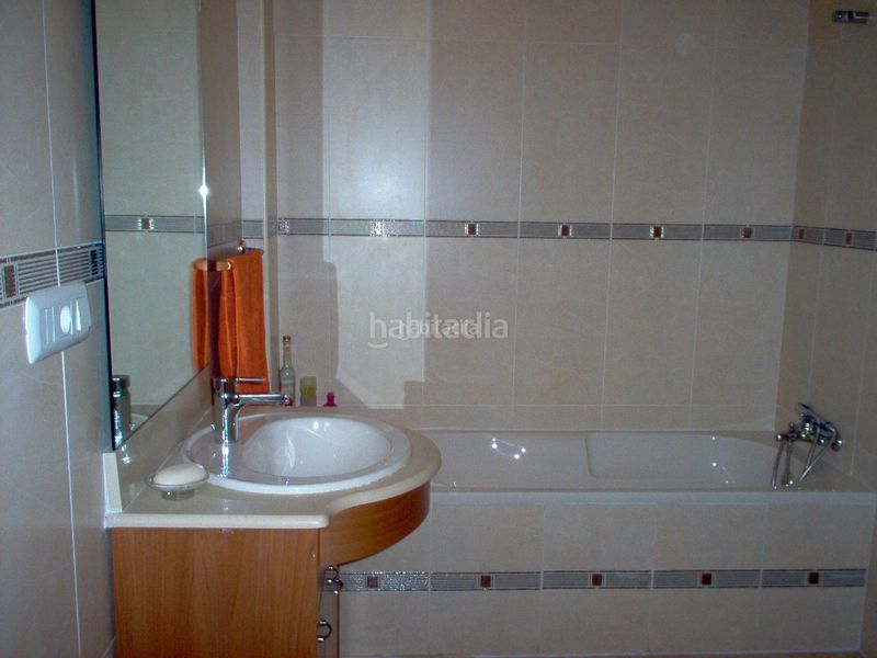 Foto cb66418b-2a53-4500-bf95-01a7c9f57519. Casa adossada a carrer alqueries 64 a Nules