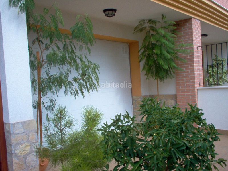 Foto fced3247-1aff-4f86-b877-0355b50c2a7f. Casa adossada a carrer alqueries 64 a Nules