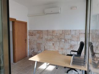 Local commercial à Avinguda primavera 50. Urge venta