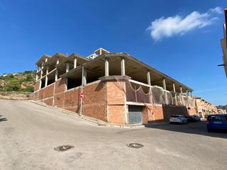 Terreny residencial a Carrer de cerverola 32. Se vende solar con estructura acabada