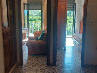 Casa a Carrer joan moreno 150. Vivienda con gran garaje-almacén y amplias terraza