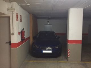 Alquiler Parking coche en Av. cerdanyola, 79. Parquing con trastero