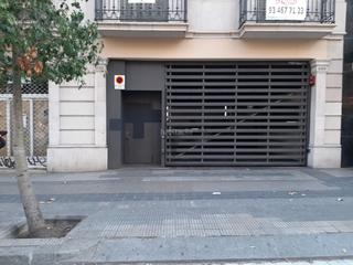 Location Parking voiture à Ronda de sant pere 20. Parking grande para coche y moto