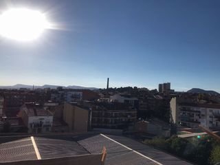 Piso en Carrer trieta, 33. Pis de 100 metros impecable. tot exterior. 235.000
