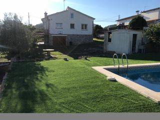 Casa en Carrer barcelona, s/n. Casa independiente y piscina privada parcel 1000m2