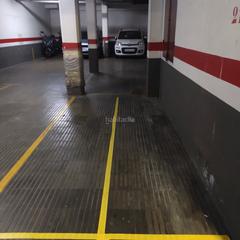 Rent Motorcycle parking in Travessera de dalt 6. Parking en alquiler para 1 moto