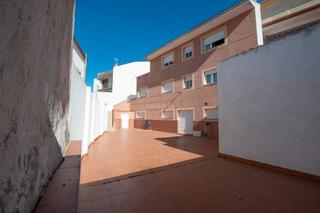 Casa adosada en Calle vilches 22. Casa individual 3 plantas