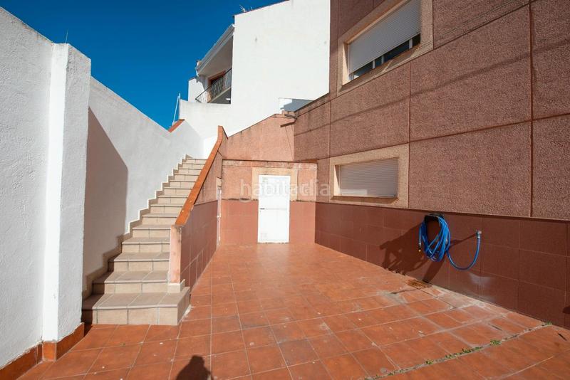 Foto a6839d11-e065-496d-96c6-f20d9f3b72fa. Casa adosada en calle vilches 22 casa individual 3 plantas en Campo Real