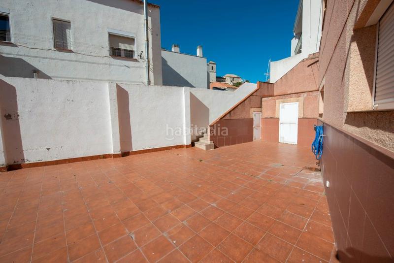 Foto de8375c9-26e7-42a4-989c-6af62ef70372. Casa adosada en calle vilches 22 casa individual 3 plantas en Campo Real