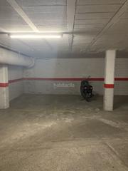 Autoparkplatz in Carrer de mossèn manel serinanell 4. Dos parkings junts en venta