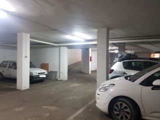 Location Parking voiture à Calle urano, 3. Venta o alquiler de garaje
