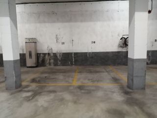 Rent Car parking in Carrer cervantes, 30