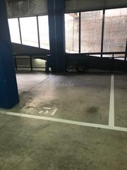 Aparcament cotxe a Carrer de benet cortada 32. Parking en vullpalleres calle benet cortada
